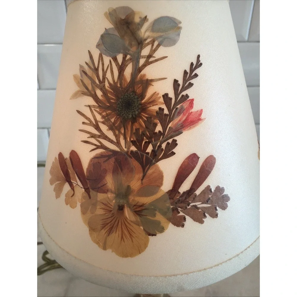 Vintage Adorable Brass Candlestick Light With Dry Flower Lamp Shade